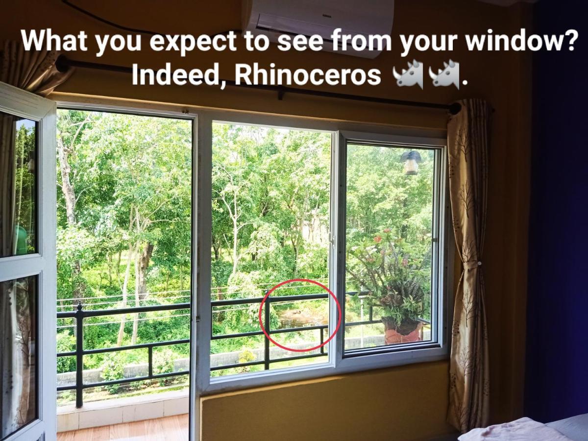 Hotel Rhinoceros-Homestay 索拉哈 外观 照片